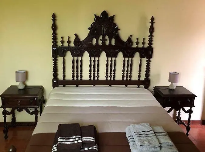 Douro Vineyards And Mountains Daire