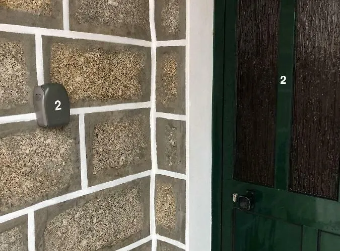 Douro Vineyards And Mountains Daire *